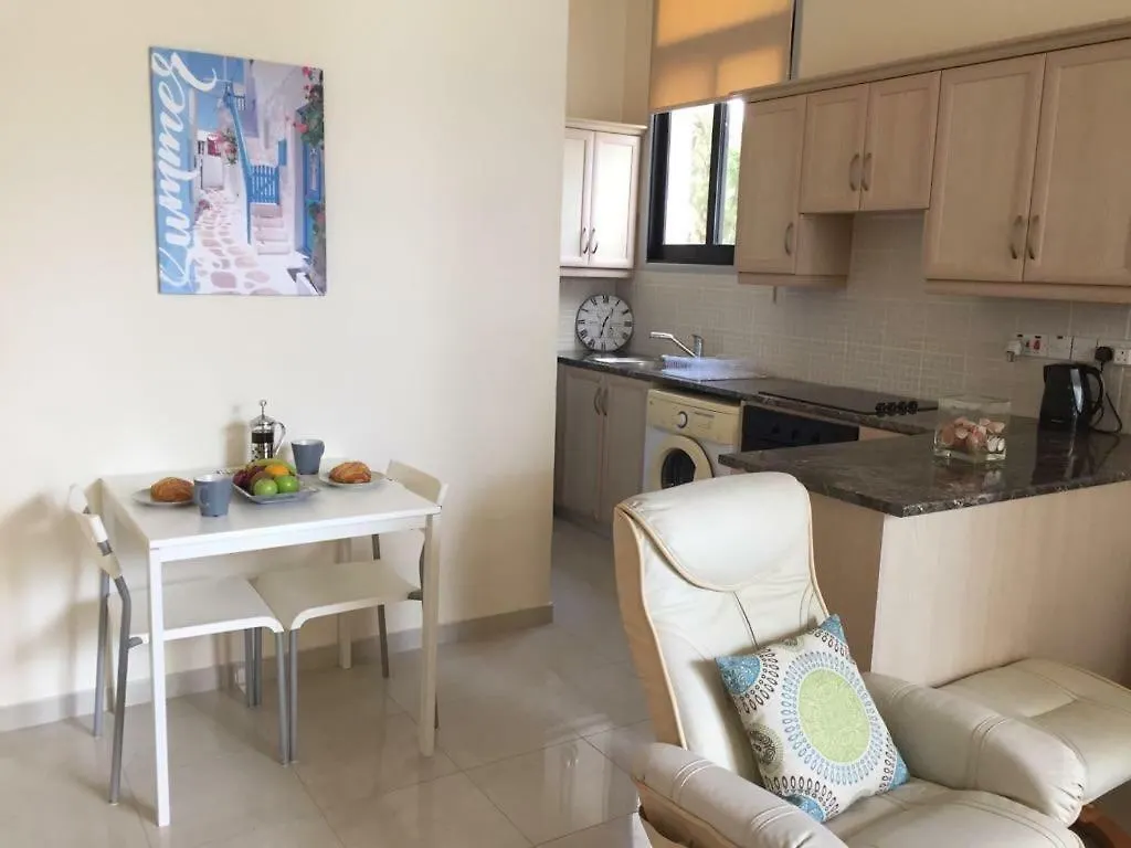 فندق لارنكافي  Mediterranean Sea View, 1 Bed Apt. شقة لارنكا