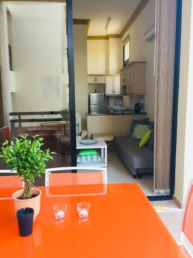 شقة فندق لارنكافي  Mediterranean Sea View, 1 Bed Apt.